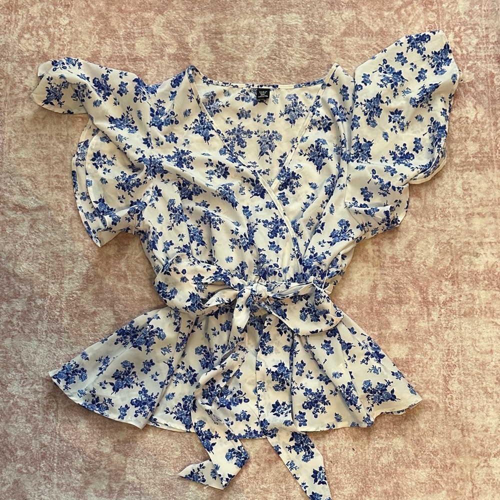 Shein Curve Floral Blue and White Women's Flattering Peplum Top